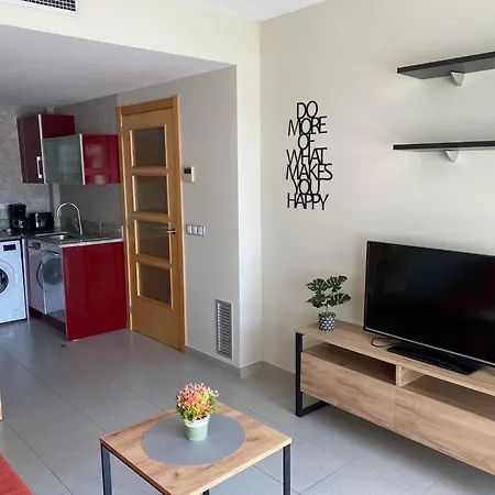Holiday home Hermoso Piso En Un Paso De La Playa De Fenals Con Piscina Lloret de Mar