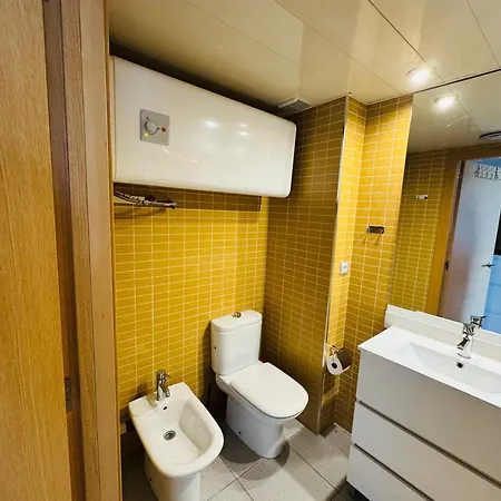 Hermoso Piso En Un Paso De La Playa De Fenals Con Piscina Holiday home Lloret de Mar