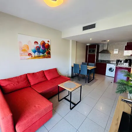 Hermoso Piso En Un Paso De La Playa De Fenals Con Piscina Holiday home *