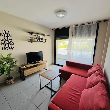 Hermoso Piso En Un Paso De La Playa De Fenals Con Piscina Holiday home