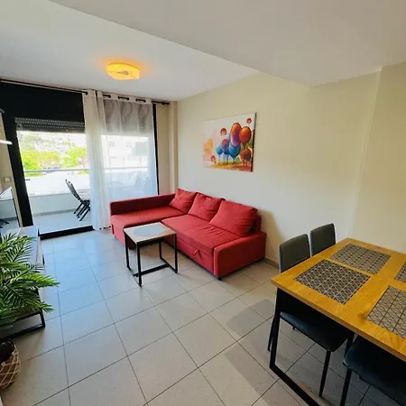 Holiday home Hermoso Piso En Un Paso De La Playa De Fenals Con Piscina *