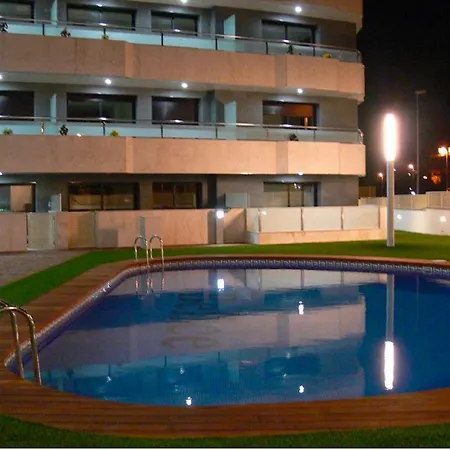 Dom wakacyjny Hermoso Piso En Un Paso De La Playa De Fenals Con Piscina *